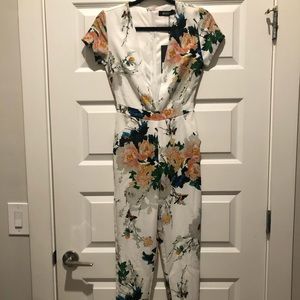 Missguided Plunge Neck Floral Jumpsuit